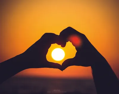 Produktbild von Sunsets - Heart of Hands  - Mousepad - Mousepad