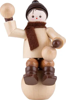 Produktbild von Thiel-Figur Winterkind auf Schneekugel - natur (6cm) von Romy Thiel