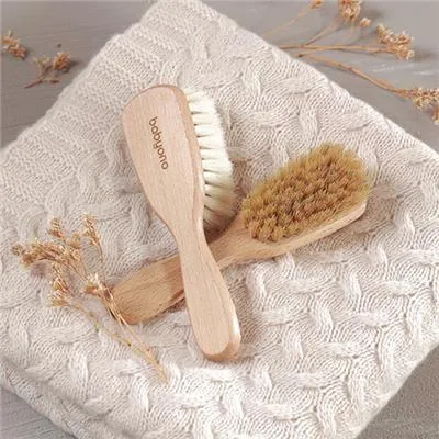 Image de BABYONO Brosse à cheveux en poils naturels medium 0m+
