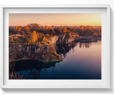 Produktbild von Krakau Zakrzówek See im Herbst– Wandbild mit Rahmen – Gerahmtes Bild  – Wanddekoration – 80x60 cm –  Weiß Rahmen