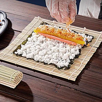 Produktbild von Famanu Sushi Maker Set 5-teilig - Onigiri Formen für Sushi und Bento