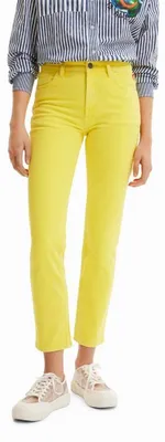 Productafbeelding van Desigual dames jeansbroek, model OCTUBRE 8022, casual broek, geel, maat 34