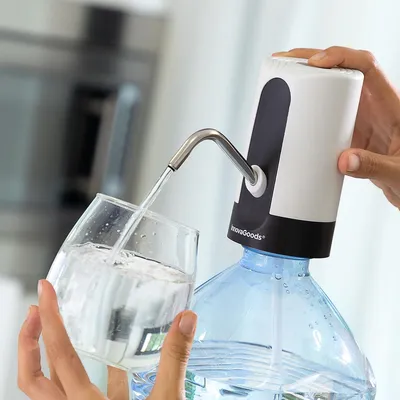 Immagine prodotto di Distributore automatico di acqua InnovaGoods, ricaricabile.