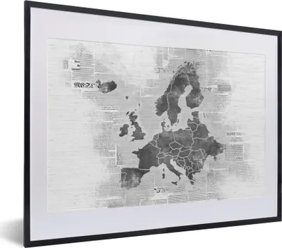 Produktbild von MuchoWow® Gerahmtes Poster Eurocard auf Zeitungspapier - schwarz und weiß 40x30 cm - Poster mit Schwarzem Bilderrahmen Wandposter Rahmen Foto Bilder - Bilderrahmen - Poster im Rahmen