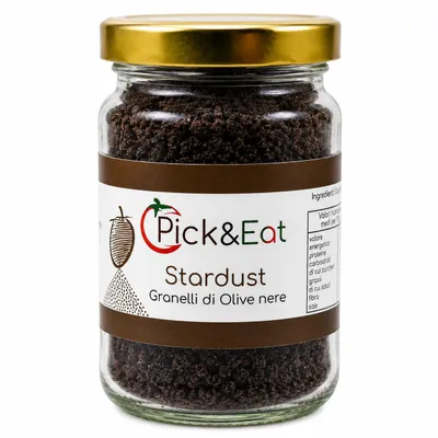 Immagine prodotto di Polvere Granelli di Olive Nere Essiccate | Pachineat, Sicilia | 50g, Immagine generata dall'IA