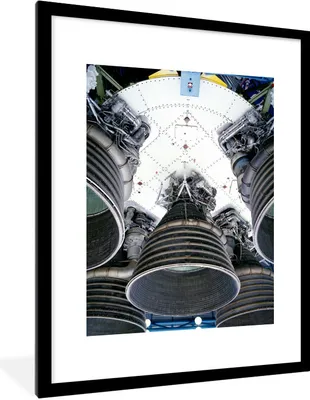 Produktbild von MuchoWow® Gerahmtes Poster Die Unterseite einer Raumfähre 60x80 cm - Poster mit Schwarzem Bilderrahmen Wandposter Rahmen Foto Bilder - Wohnzimmer - Dekorationen - Prämie