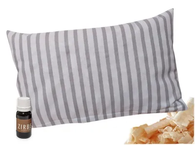 Produktbild von Zirbenkissen 30x20cm + 10ml Zirbenöl - Die Kraft aus den Alpen - Geschenkidee, Zirbenspäne, Zirbenholzkissen Klein (Streifen+10ml)