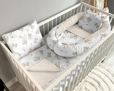 Produktbild von Babynest Kokon Nestchen für Neugeborene – 5-teiliges Set mit Decke und Kissen aus Baumwolle, Teddy und hellbeige