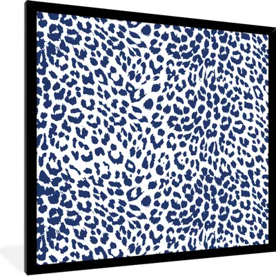 Produktbild von MuchoWow® Gerahmtes Poster Pantherdruck - Weiß - Blau 40x40 cm - Poster mit Schwarzem Bilderrahmen Wandposter Rahmen Foto Bilder - Mit Rahmen - Wanddekoration Schlafzimmer