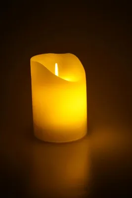 Produktbild von LED Echtwachskerze - creme / elfenbein - D7,5cm H10 cm - realer Flammenoptik - Batteriebetrieben - Timerfunktion - Weihnachtsdeko