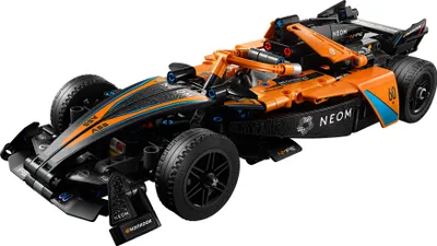 Produktbild von LEGO Technic NEOM McLaren Formula E Race Car, Rennwagen Spielzeug für Kinder ab 9 Jahren, Jungen und Mädchen, Modellfahrzeug-Bausatz, Dekoration für das Kinderzimmer, Geschenkidee zum Geburtstag 42169