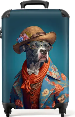 Produktbild von NoBoringSuitcases.com® Koffer Handgepäck Trolley Rollkoffer Kleine Reisekoffer mit 4 Rollen - Hund - Jacke - Blumen - Hut - Blau - Cabin Size < 55x40x23 cm & 55x40x20 cm - Fotokoffer - Kabinenkoffer - BoardgepäckHandgepäck Koffer 55x35x20 cm, 36L,