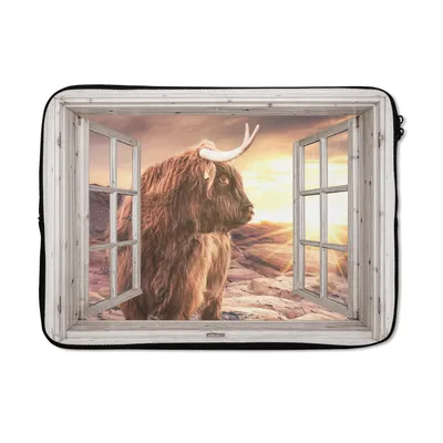 Produktbild von MuchoWow® Laptop Hülle 13 Zoll Schottischer Highlander - Aussicht - Sonnenuntergang Laptoptasche - Laptophülle - Sleeve - Rundumschutz