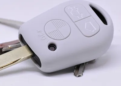 Produktbild von Auto Schlüssel Hülle Silikon Schutz Cover Grau kompatibel mit BMW E36 E39 E34 E38 3er 5er 7er E32 8er E31 3 Tasten Funk Fernbedienung