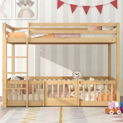 Produktbild von Sweiko Etagenbett Kinderbett mit rechtwinkliger Leiter, Laufstall mit Gitter und kleiner Tür, Hausbett mit Rausfallschutz und Gitter, Kiefer, naturfarben 90x200 cm
