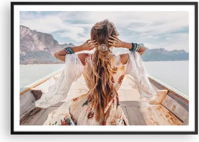 Produktbild von Gerahmtes Poster - Schwarzer Rahmen - Frau Boot Rücken - 100x70 cm - Wand Bild - Wanddeko - Wandbilder - Kunstposter - Wandposter - Bilderrahmen - Bilder - Kunstdruck - P2BAA100x70-5059