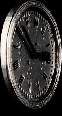 Produktbild von Puppenhaus 1zu12 Miniatur Wanduhr