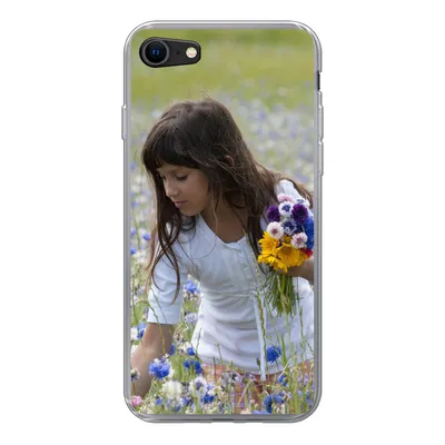 Produktbild von MuchoWow® Handyhülle Schutzhülle Hülle für iPhone 8 Mädchen - Blumen - Wiese Silikon Softcase Handy Hülle - Schutzhaube