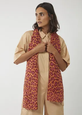 Produktbild von Codello (122) TWILL-SCHAL AUS 100 % RECYCLEDEM POLYESTER MIT LEOPARDENMUSTER, ORANGE, MITTELGROSS – 55 X 180 CM, orange ORA2 ORA2 55/180 CM