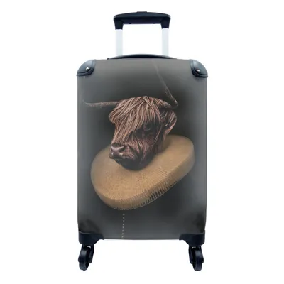 Produktbild von MuchoWow® Koffer Handgepäck Trolley Rollkoffer Kleine Reisekoffer mit 4 Rollen - Schottischer Highlander - Gemälde - Alte Meister - Cabin Size < 55x40x23 cm & 55x40x20 cm - Fotokoffer - Kabinenkoffer - Boardgepäck - Reise-Box - Reisekoffer - Reisegepäck - Koffer mit Bild - Trolley für Kinder