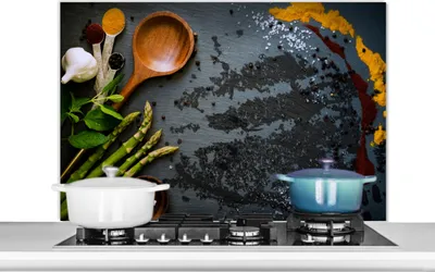 Produktbild von KitchenYeah®  Spritzschutz Küche - Küchenrückwand - Wandschutz für Herd und Spüle - Gewürze - Schöpfkelle - Küche 100x65 - Alu-Dibond (Alternative zum Spritzschutz aus Glas) - Hitzebeständig - Herdspr