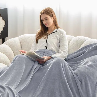 Zdjęcie produktu dla Unyqoos® Miękka, lekka kołdra flanelowa wykonana w 100% z mikrofibry (260 GSM) – komfort i ciepło w domu i w podróży