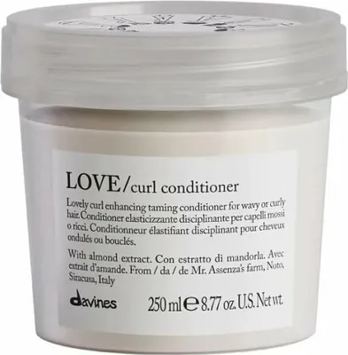 Zdjęcie produktu dla Davines Essential Haircare Love Curl Conditioner Proteinowa odżywka do włosów kręconych, 250 ml