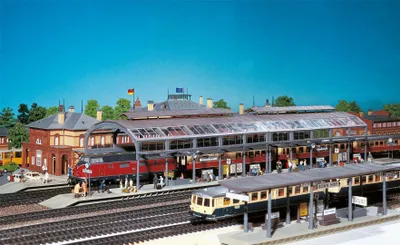 Produktbild von FALLER 120180 - Bahnhofshalle, 18.5 x 7.9 x 38.8 cm