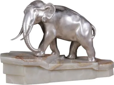 Produktbild von Casa Padrino Luxus Bronzefigur Elefant auf Marmorsockel Silber / Weiß 44 x 19 x H. 30 cm - Luxus Qualität