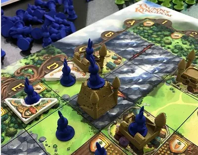 Produktbild von Iello Bunny Kingdom, Brettspiel, Auf Kacheln basierend, 14 Jahr(e), Familienspiel