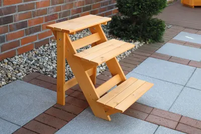 Produktbild von Blumentreppe klein aus Holz 60 x 50 x 56 cm honigfarben