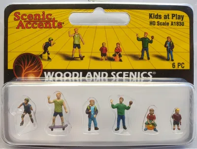 Spielplatz-Set mit Skateboard-Figuren, H0 1:87, Kunststoff