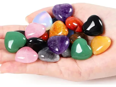 Image de Lot de 10 cristaux en forme de cœur, colorés et polis, de 20 mm