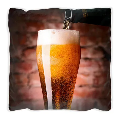 Produktbild von Wallario Premium Kissen, weiche Oberfläche, mit Motiv Frisches Pils, Größe: 60 x 60 cm, mit weißer Rückseite