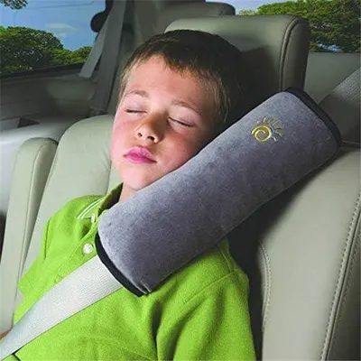 Produktbild von Boxiki Travel Set, Gurtpolster, Sicherheitsgurt Polster, für Kinder und Erwachsene, ideal für Autofahrten, bequem und sicher.