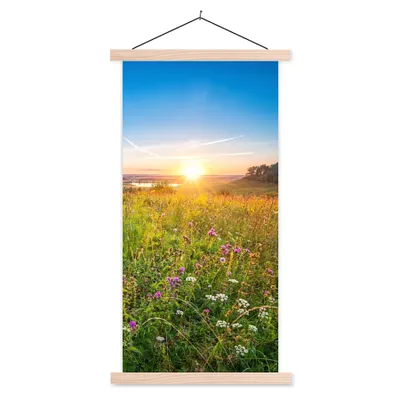 Produktbild von MuchoWow® Textilposter Sonne - Gras - Blumen 40x80 cm mit holzfarbenen Rahmen - Wohnzimmer
