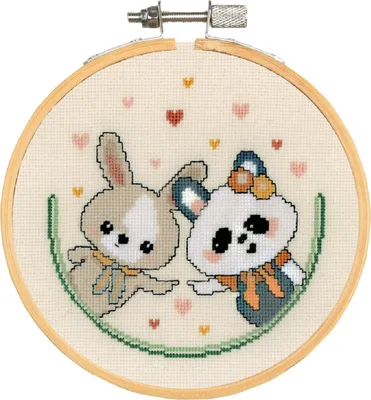 Produktbild von Vervaco Kreuzstich Stickpackung mit Stickrahmen "Eva Mouton Panda und Hase Liebe", Zählmuster, Diam 16cm