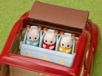 Produktbild von Epoch Sylvanian Families Drillingswagen Mit Figuren Rosa  Rosa One Size