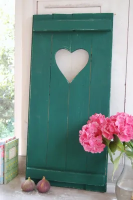 Produktbild von Landhaus Fensterladen green mit Herz,Shabby antique chic Handgefertigt
