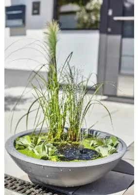 Produktbild von Miniteich HEISSNER Solar Wassergarten Lotusgarden inkl. Wasserspielpumpe und Beleuchtung - Dekoteich, Balkonteich, Terra