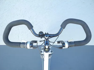 Produktbild von Fahrrad Lenker Griffe Lenkerbezüge Moosgummi Ergo Griffbezüge für Multifunktions Lenker