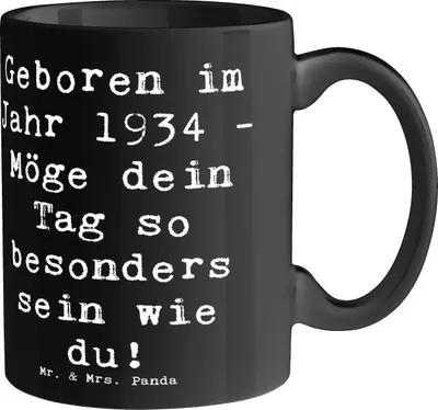 Produktbild von Mr. & Mrs. Panda Tasse Spruch 1934 Geburtstag - Schwarz - Geschenk, Keramikbecher, Alter, Kaffeebecher, Kaffeepott, besondere Geburtstagsgeschenke, Erinnerungsstücke