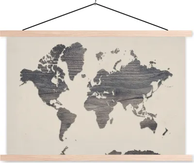 Produktbild von MuchoWow® Textilposter Weltkarte - Grau - Holz 120x80 cm mit holzfarbenen Rahmen - Aufhängeset