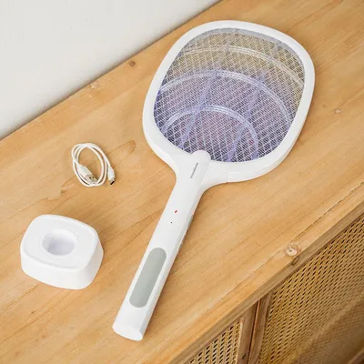 Productafbeelding van Elecfly InnovaGoods: Oplaadbare 2-in-1 racket voor het bestrijden van insecten met UV-licht