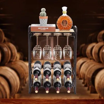 Produktbild von Unyqoos® Weinregal für 8 Flaschen, 4‑stöckig – freistehend mit Gläserhalter & Tischablage, Skandinavische Holzplatte, pulverbeschichteter Stahlrahmen, Küche/Bar