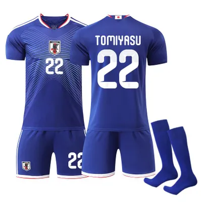 Immagine prodotto di #22 TOMIYASU Maglia da calcio della nazionale giapponese in pantaloncini blu per i Mondiali 2026, disponibile per bambini e adulti. TAGLIA:XXXL