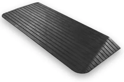 Productafbeelding van Drempelhulp Rubber - Oprijplaat Drempel - Drempels Overbruggen - Antislip Ribbelprofiel - 110x41x5 cm - Zwart
