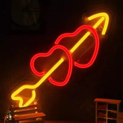 Obrázek produktu pro NEON LED světlo, dekorativní nástěnné světlo, červená srdce s bílou šipkou, cca 41 x 16 x 2 cm