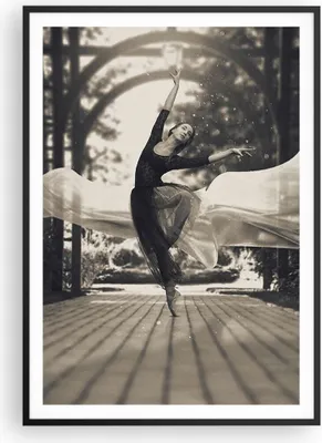 Produktbild von Gerahmtes Poster - Schwarzer Rahmen - Ballerina Tanz Luft - 70x100 cm - Wand Bild - Wanddeko - Wandbilder - Kunstposter - Wandposter - Bilderrahmen - Bilder - Kunstdruck - P2BPA70x100-4945