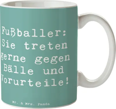 Produktbild von Mr. & Mrs. Panda Kaffeetasse Spruch Fußballer Vorurteile - Meeresbrise - Geschenk, Teetasse, Teamgeist, kreative Geschenke, Berufsleben, Becher, Tasse, Berufsprodukte